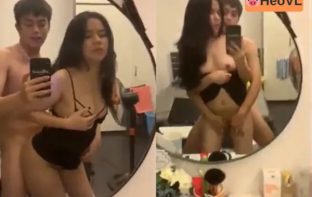Anh muốn thấy cảnh lúc địt em trước gương