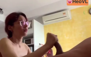 Bạn gái xinh bú cu sóc lọ sướng chim