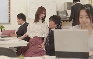 Cám dỗ khó cưỡng lại của em đồng nghiệp thích ngồi cưỡi ngựa