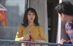 Cậu học sinh mỗi đêm khó ngủ bởi tiếng rên của người phụ nữ hàng xóm cạnh bên