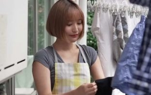 Chán nản với việc dọn dẹp nhà, thanh niên thuê được em giúp việc “siêu cấp vip pro”