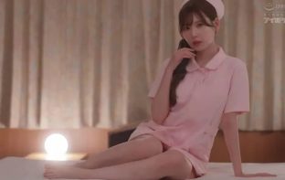 Chiếc lưỡi điêu luyện của em nhân viên chăm sóc khiến bệnh nhân không muốn xuất viện
