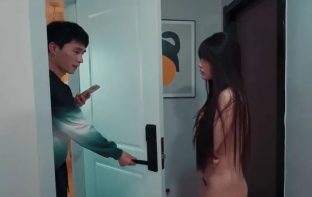 Cho cô hàng xóm trần chuồng ở nhờ vì bị chồng đuổi ra khỏi nhà