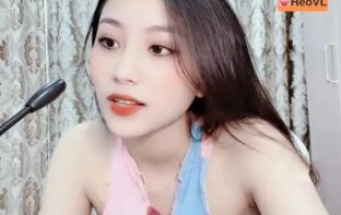 em kami show thân hình cực hấp dẫn của mình