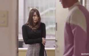 Em nhà cạnh bên mới chuyển đến