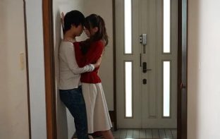 Gặp lại mối tình đầu khó quên, người chị gái của bạn tôi