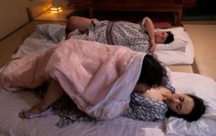 Má kế và con riêng của Ông chồng ngày càng hoà hợp vì…họ đã làm tình