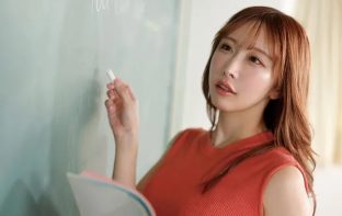 Một cô giáo tốt bụng lại có công việc làm thêm bí mật là “live sex”