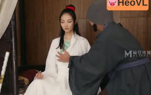 Nữ kiếm sĩ bị điểm huyệt rồi đè ra hiếp dâm