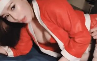 &quot;Hưởng trọn&quot; đêm Noel bên bạn gái dâm