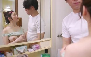 Tăng ca khuya quá, tôi ngủ nhờ nhà cô đồng nghiệp làm cùng công ty