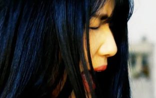 Thác loạn cùng hai em gái