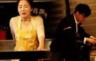 Tôi đã thấy vợ ngoại tình trước mặt mình