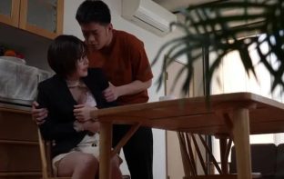 Trở về sau khi bị cưỡng hiếp thì tiếp tục bị bố và em chồng chơi
